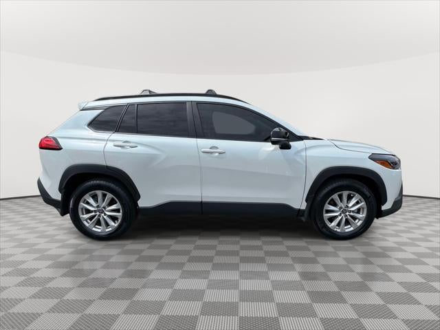 2025 Toyota Corolla Cross LE