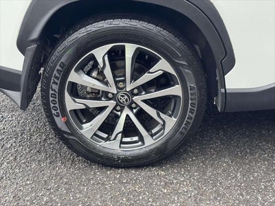 2024 Toyota Corolla Cross XLE