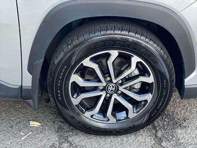 2024 Toyota Corolla Cross Hybrid SE