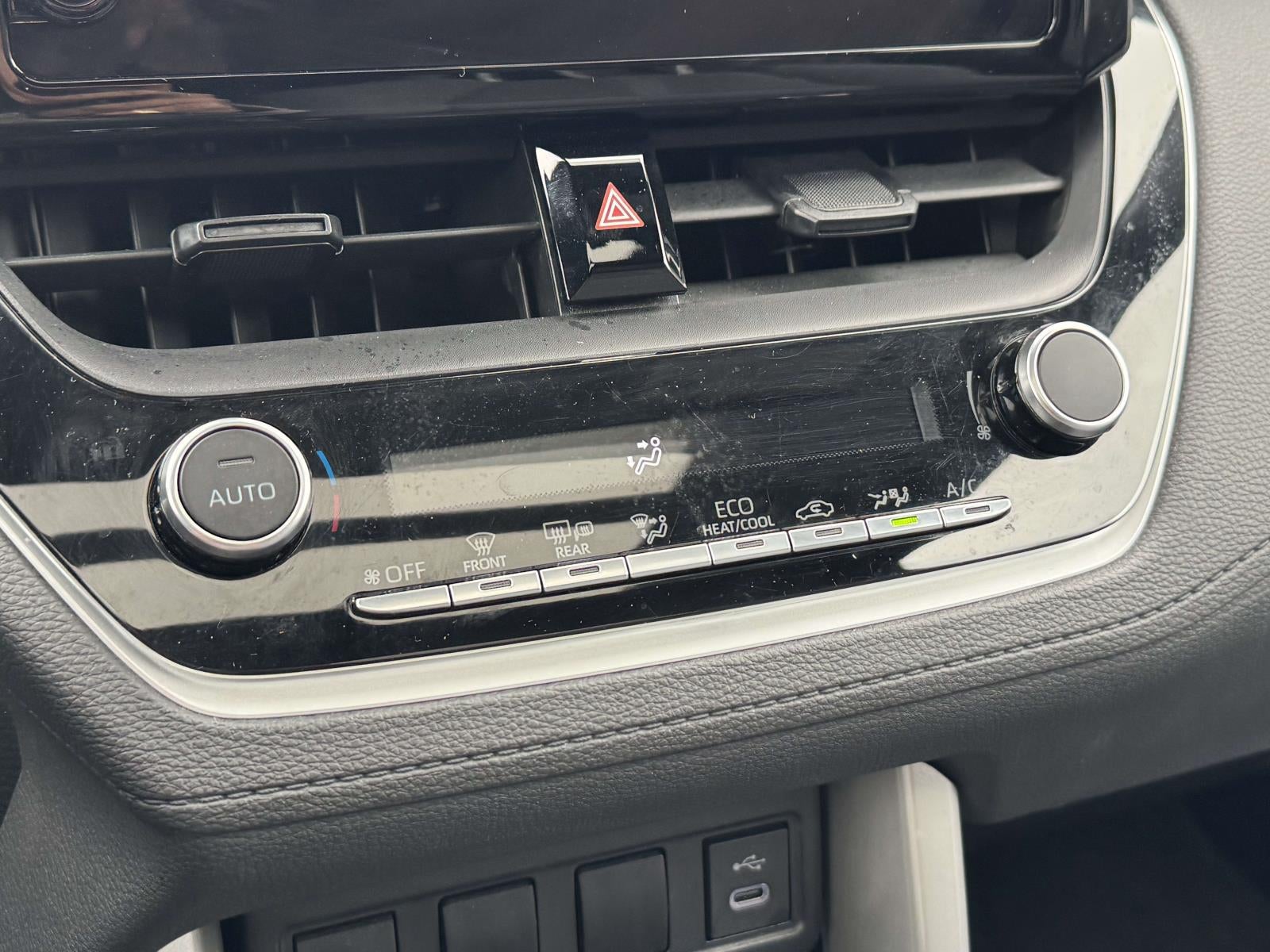 2024 Toyota Corolla Cross Hybrid SE