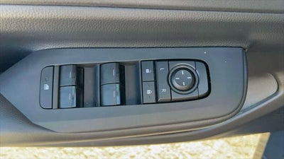 2025 Toyota Prius Plug-In Hybrid SE