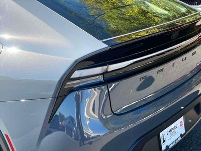 2025 Toyota Prius Plug-In Hybrid SE