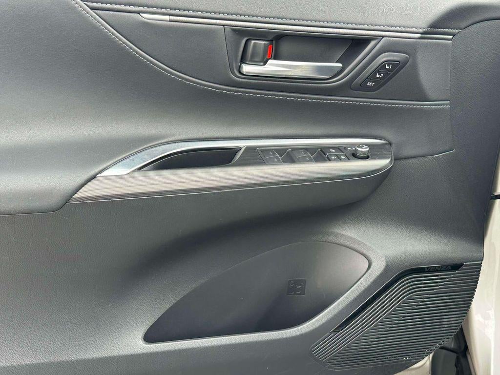 2023 Toyota Venza XLE