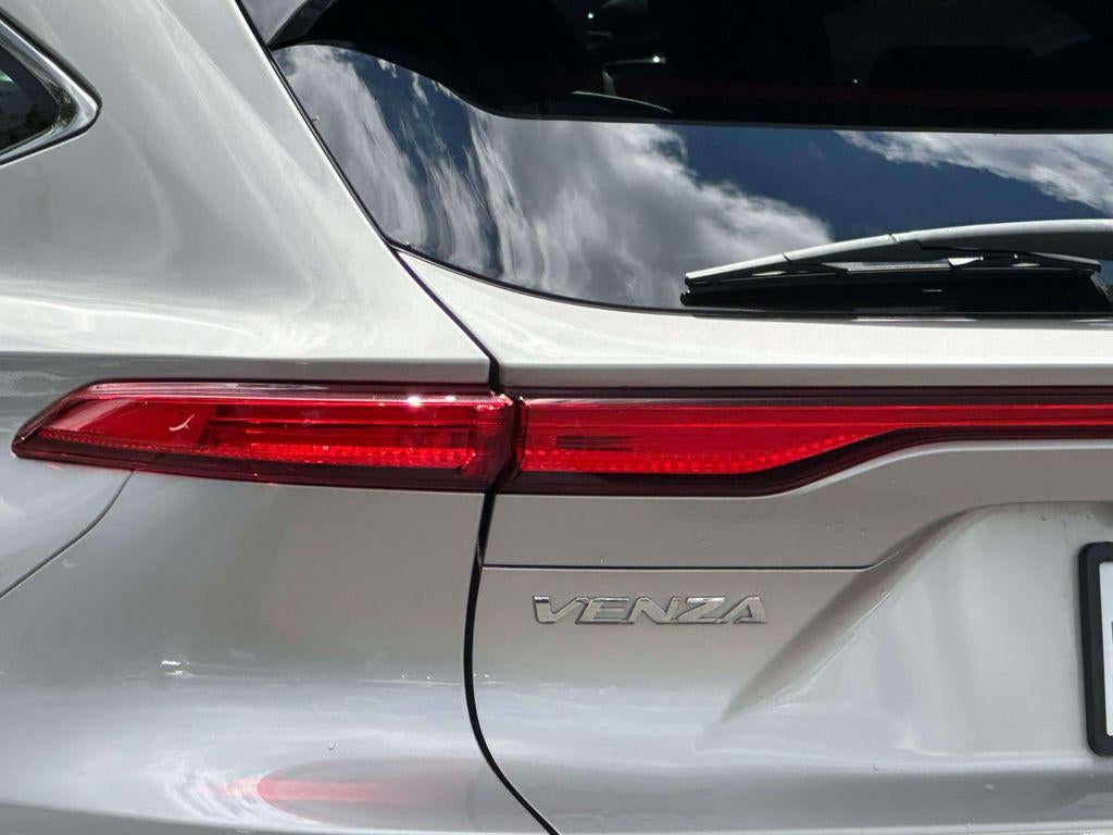 2023 Toyota Venza XLE