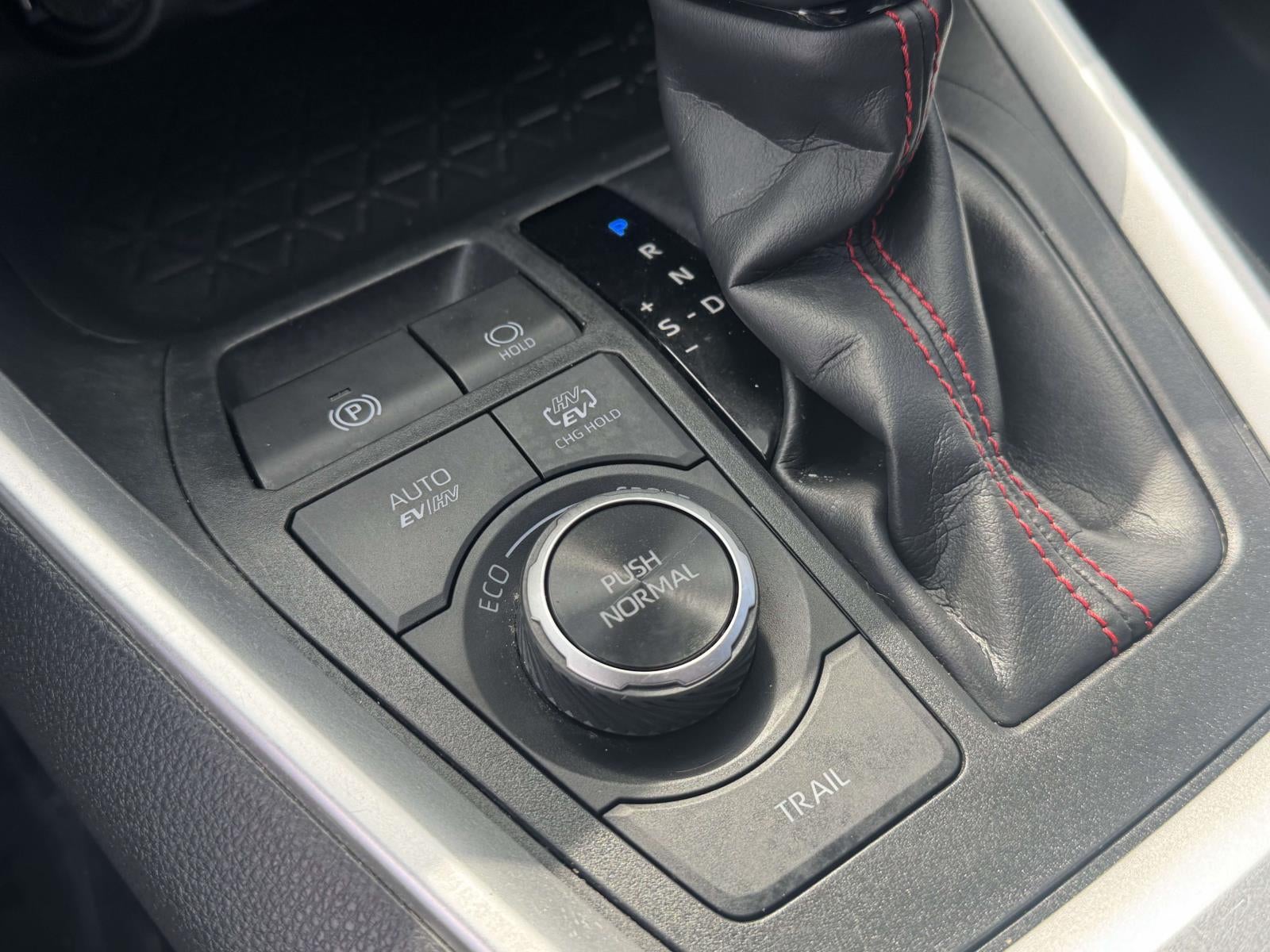 2024 Toyota RAV4 Prime SE