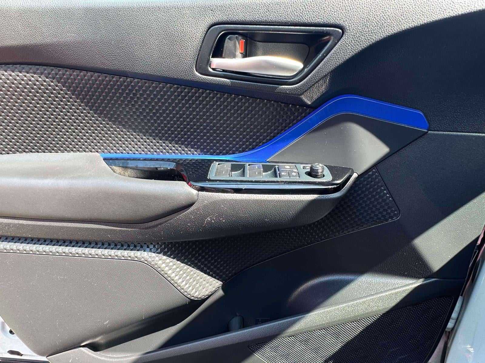 2022 Toyota C-HR XLE