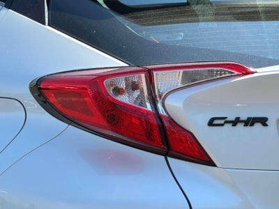 2022 Toyota C-HR XLE