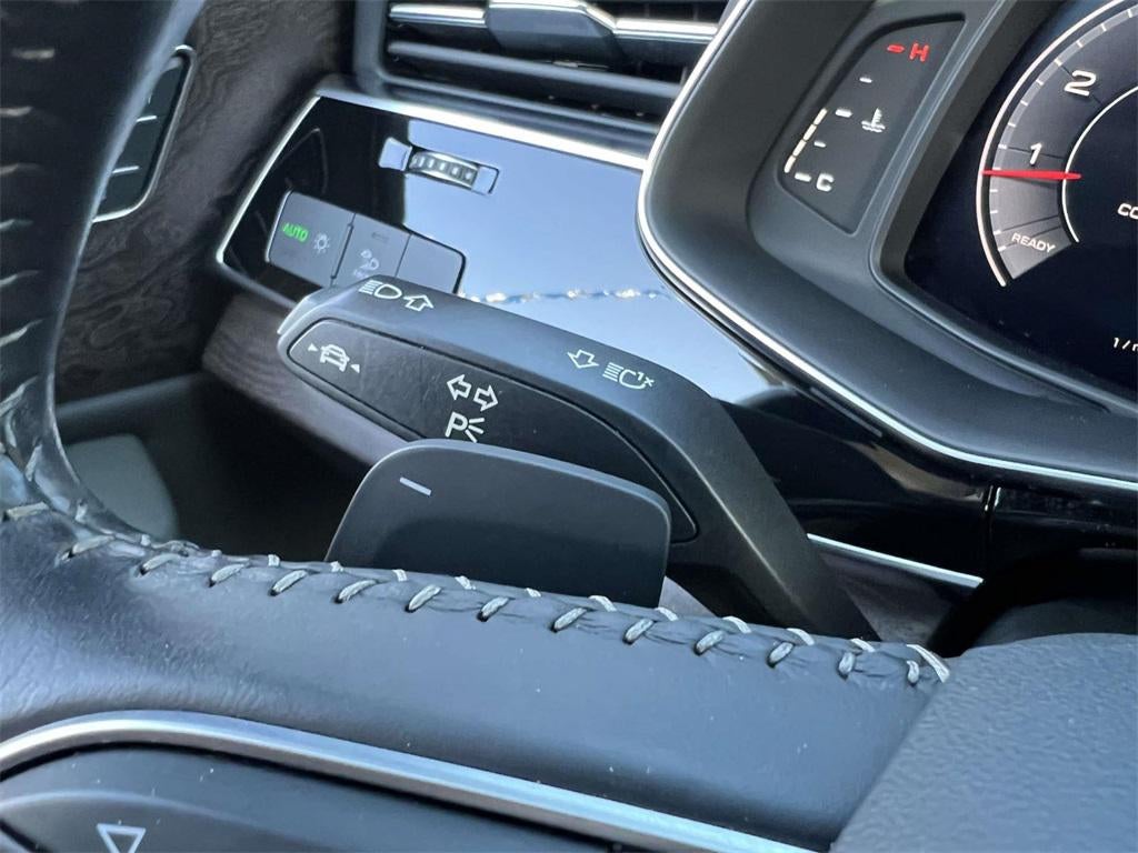 2020 Audi Q8 Premium Plus 55 TFSI quattro Tiptronic