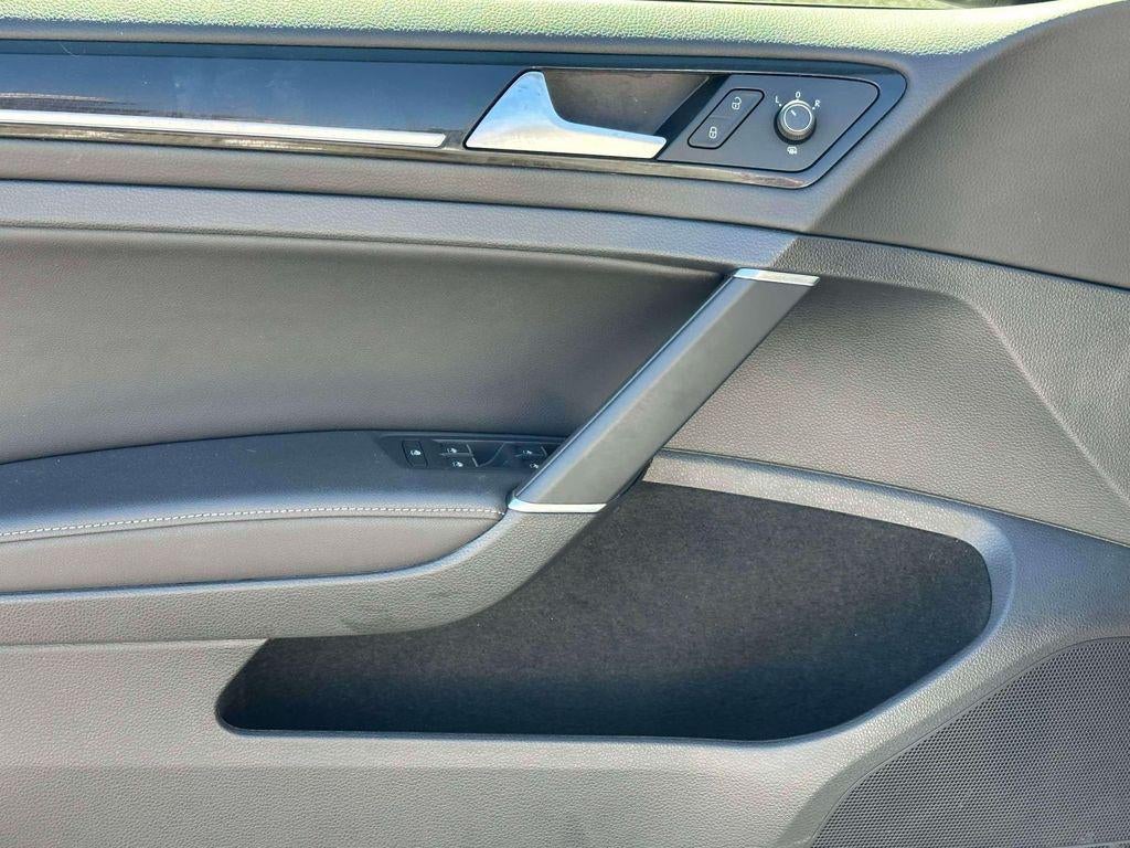 2019 Volkswagen Golf R 2.0T w/DCC Navigation