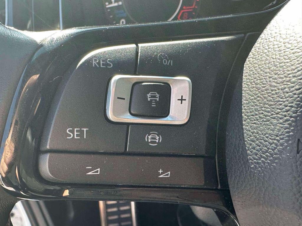 2019 Volkswagen Golf R 2.0T w/DCC Navigation