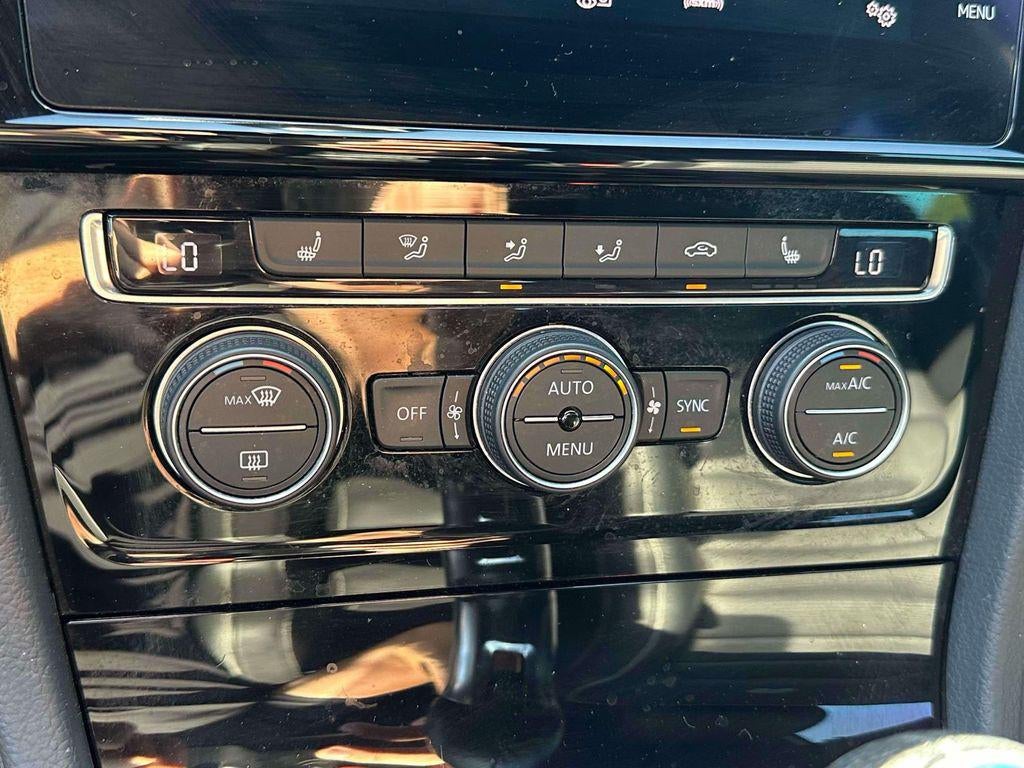 2019 Volkswagen Golf R 2.0T w/DCC Navigation