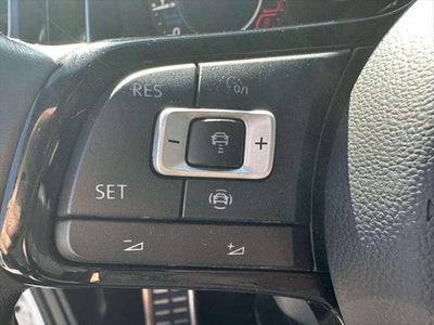 2019 Volkswagen Golf R 2.0T w/DCC Navigation
