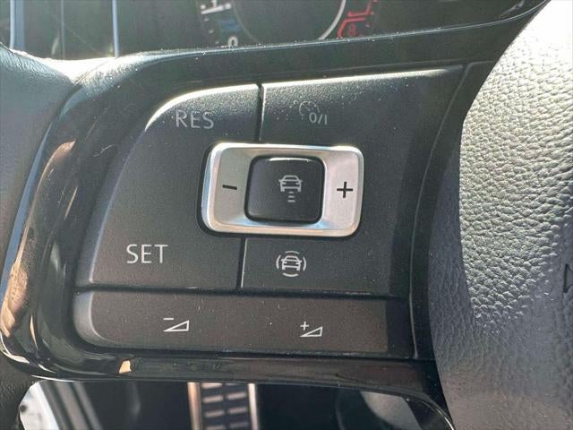 2019 Volkswagen Golf R 2.0T w/DCC Navigation