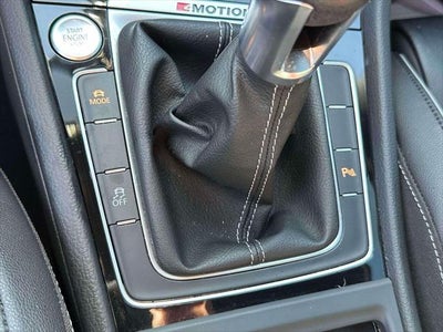 2019 Volkswagen Golf R 2.0T w/DCC Navigation
