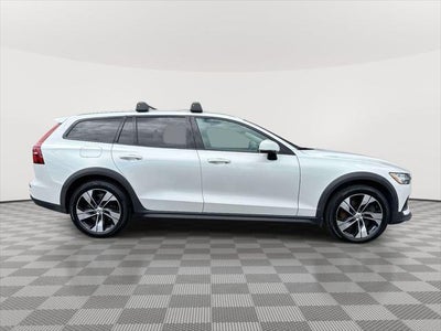 2020 Volvo V60 Cross Country T5