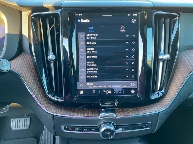 2024 Volvo XC60 B5 Plus Dark Theme