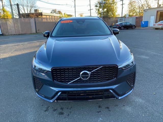 2024 Volvo XC60 B5 Plus Dark Theme