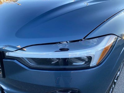 2024 Volvo XC60 B5 Plus Dark Theme