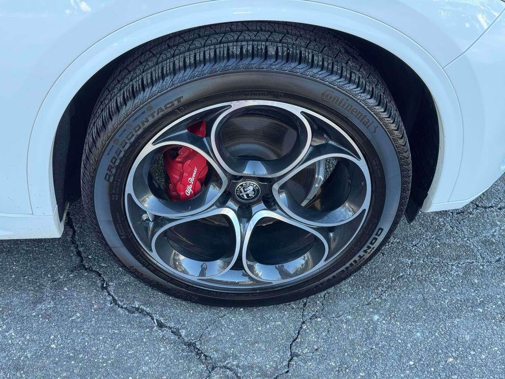 2023 Alfa Romeo Stelvio Veloce AWD