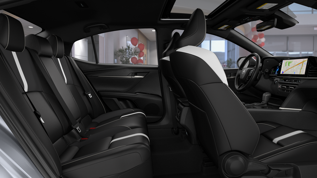 2026 Toyota Camry SE AWD