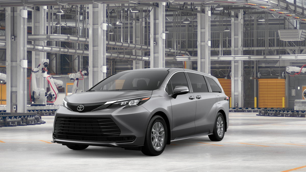 2026 Toyota Sienna LE 8-Passenger Hybrid FWD's photo