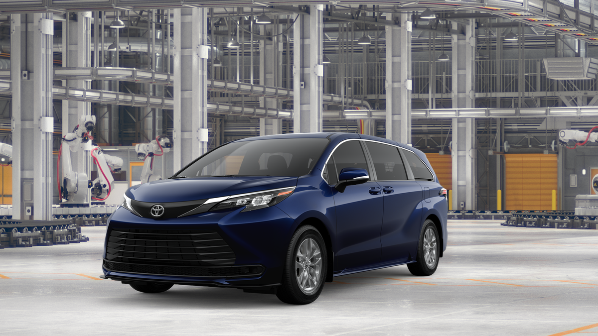 2026 Toyota Sienna LE 8-Passenger Hybrid FWD's photo