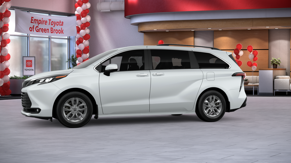 2026 Toyota Sienna XLE